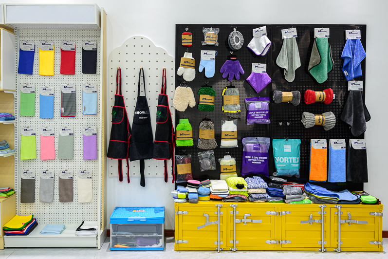 Various-types-of-microfiber-towels-are-displayed.