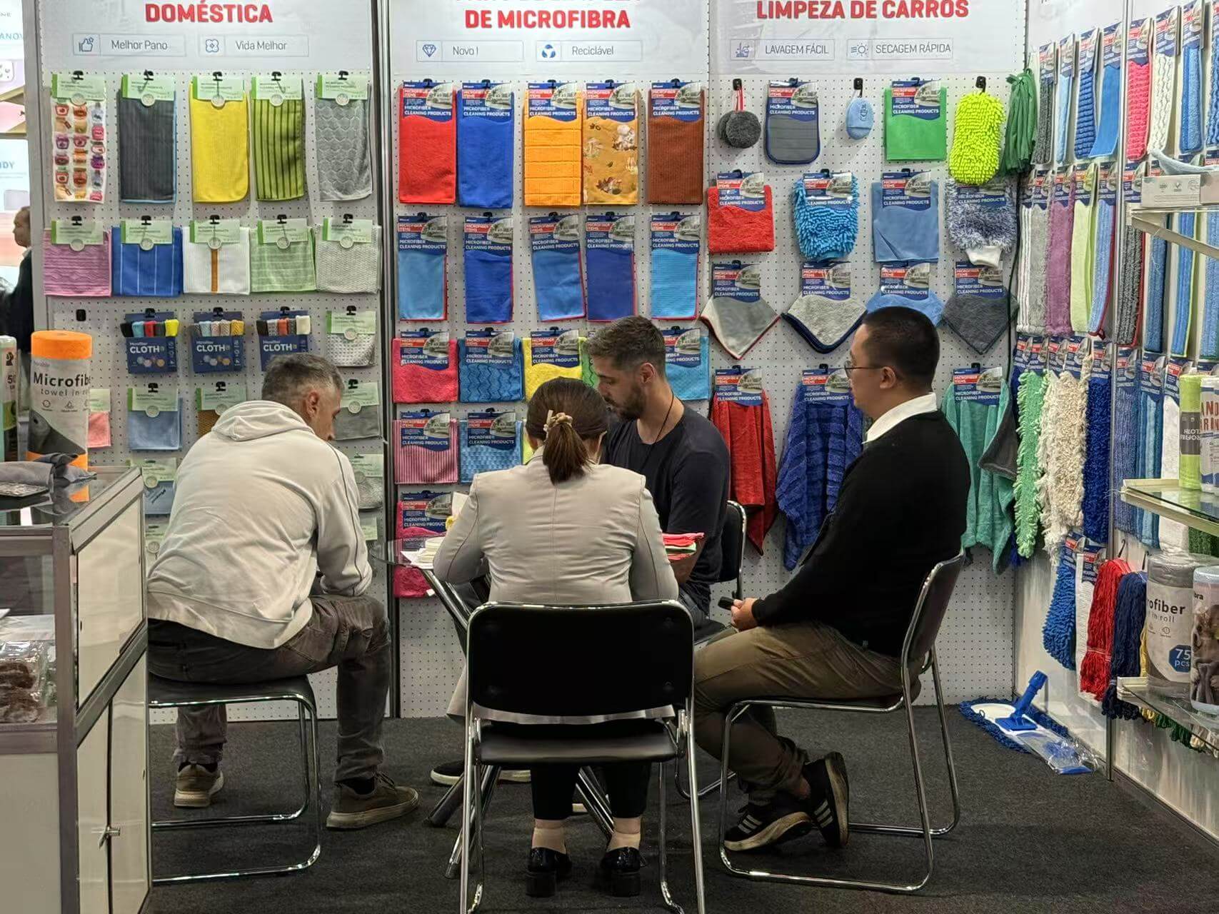 Photo-of-the-client-with-Manywell-members