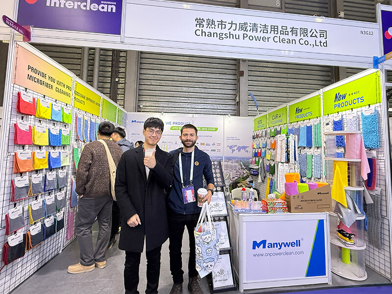 Photo-of-the-client-with-Manywell-members