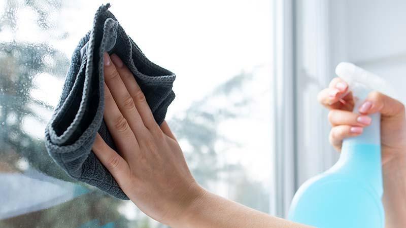 Microfiber towel for glass cleaning