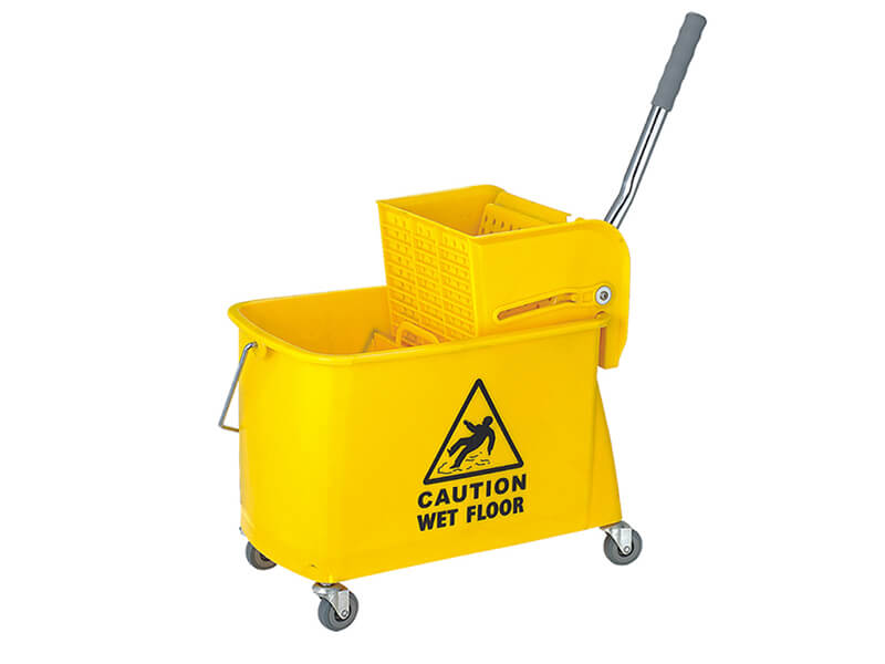 Mop-bucket-with-wringer